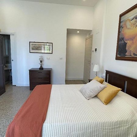 Villa Nanni Suites - Camera Anfiteatro - ลุคคา ภายนอก รูปภาพ