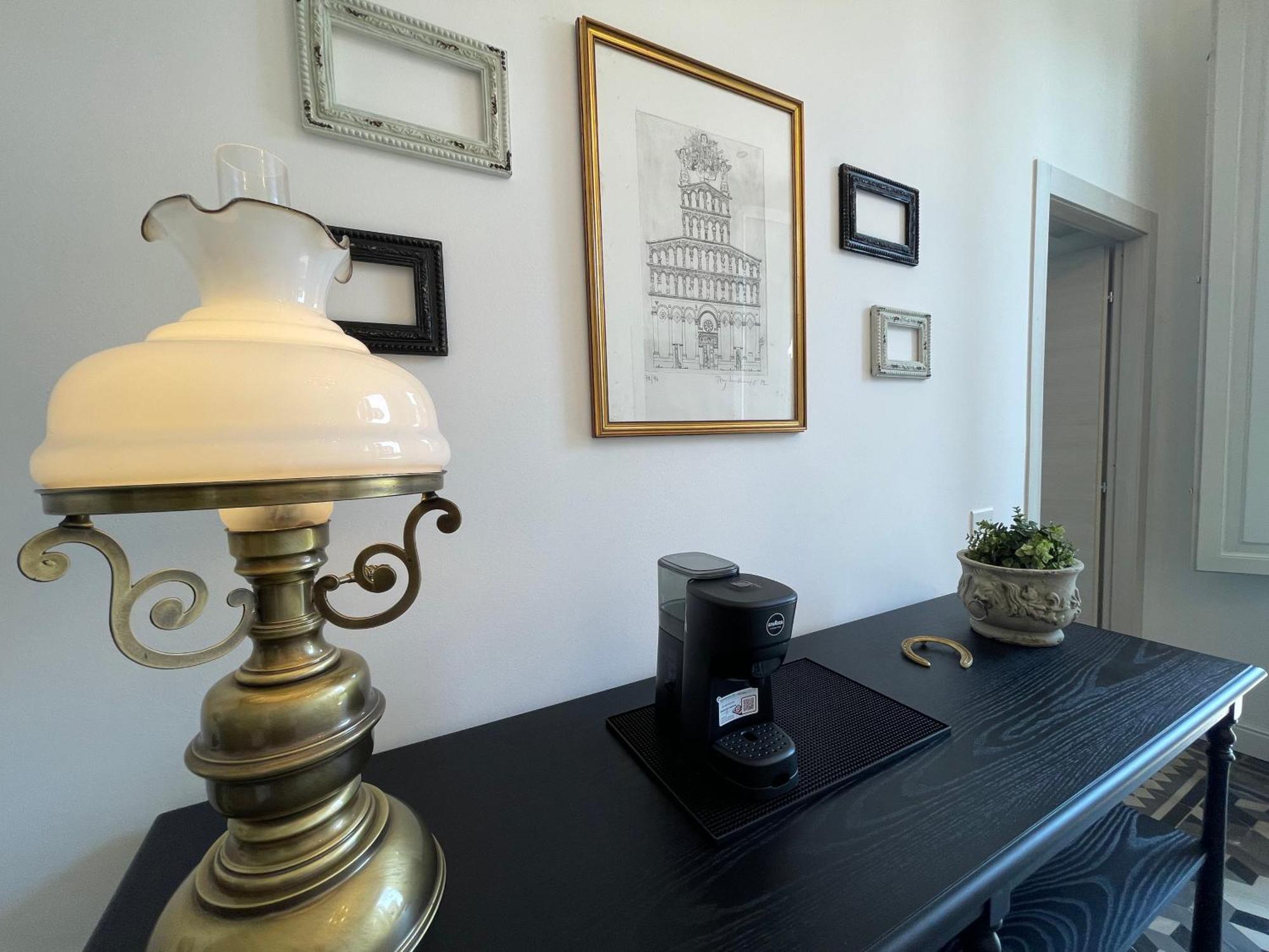Villa Nanni Suites - Camera Anfiteatro - ลุคคา ภายนอก รูปภาพ